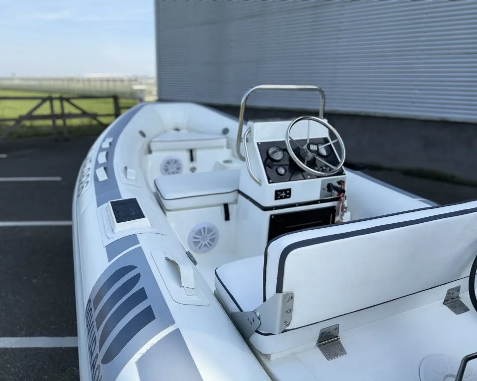 Novurania 430 DL 2004 – Hypalon RIB met trailer - Foto 3