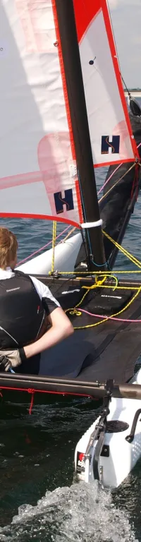 Topper Cat12 2024 – Lichte catamaran voor jonge zeilers - Foto 2