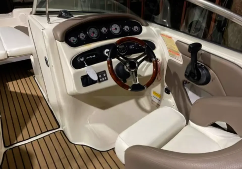 Sea Ray 240 Sundeck 2001 – recent onderhoud, klaar voor varen - Foto 3