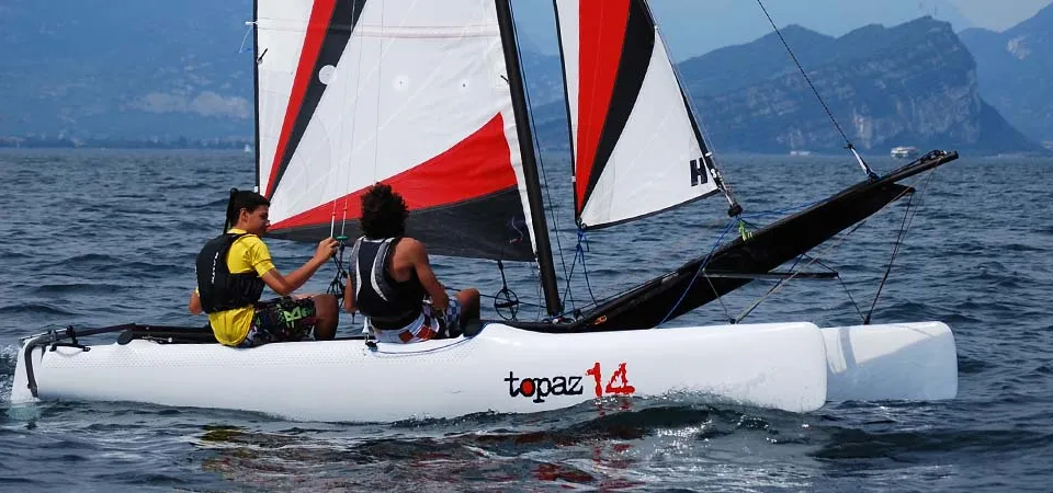 Topper Cat 14 2024 – Giekloze catamaran voor 3 personen - Foto 1