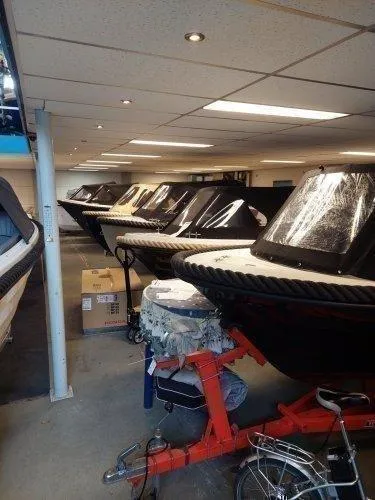 Polyester sloepen 3,6-6,9m – diverse types nieuw - Foto 2
