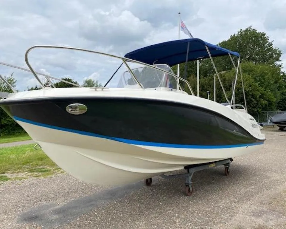 Quicksilver Activ 605 (2013) – veelzijdige daycruiser - Foto 1