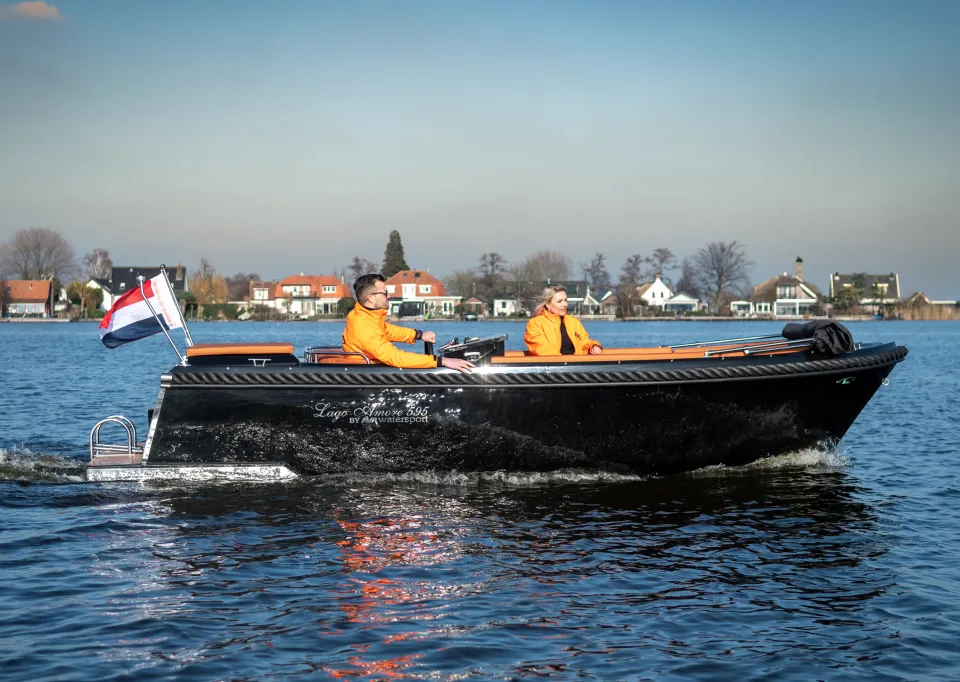 Lago Amore 595 Tender – polyester sloep met standaard zonnedek - Foto 2
