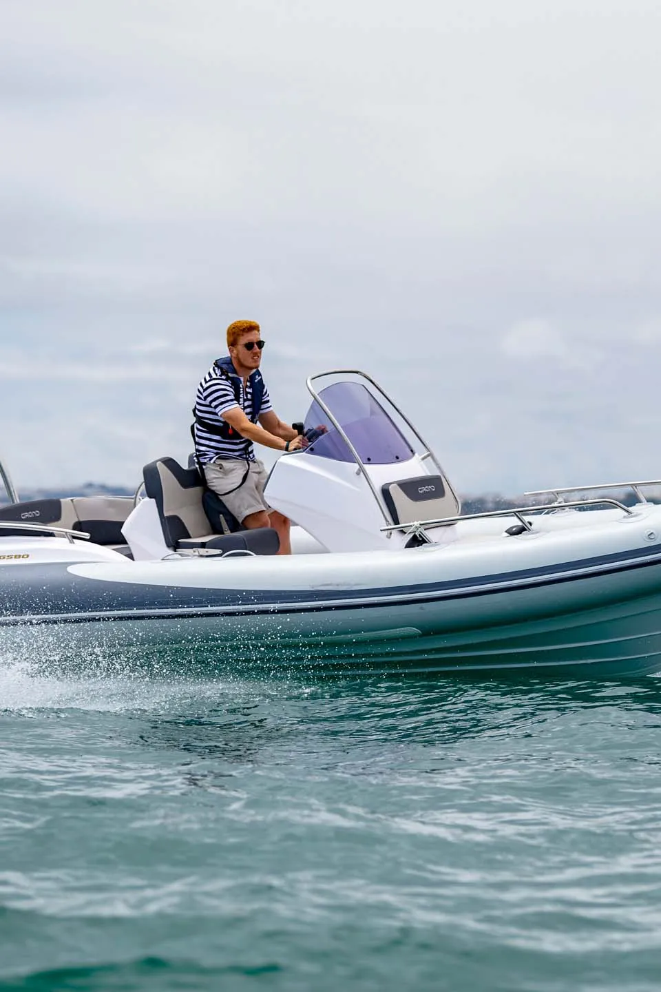 Grand Golden line 2025 – nieuw 5,85m rubberboot met V-bodem - Foto 1
