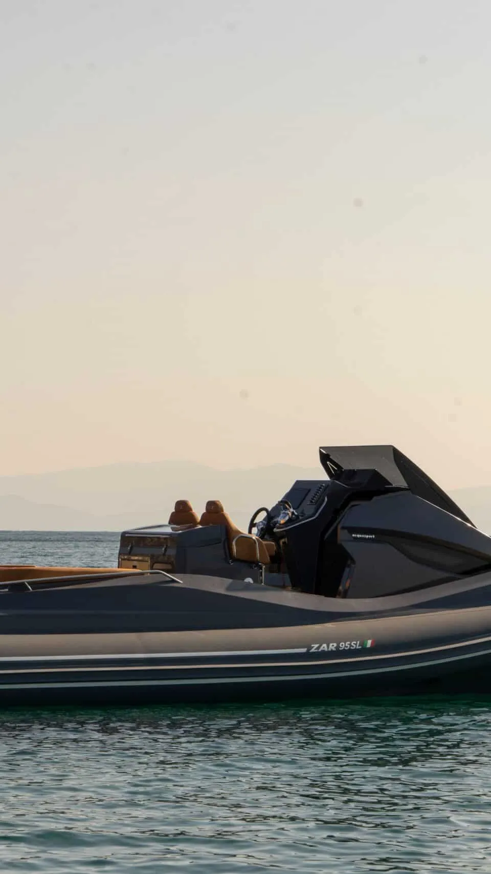 ZAR Formenti ZAR Sport Luxury 2025 – 9,6m V-bodem rubberboot - Foto 2