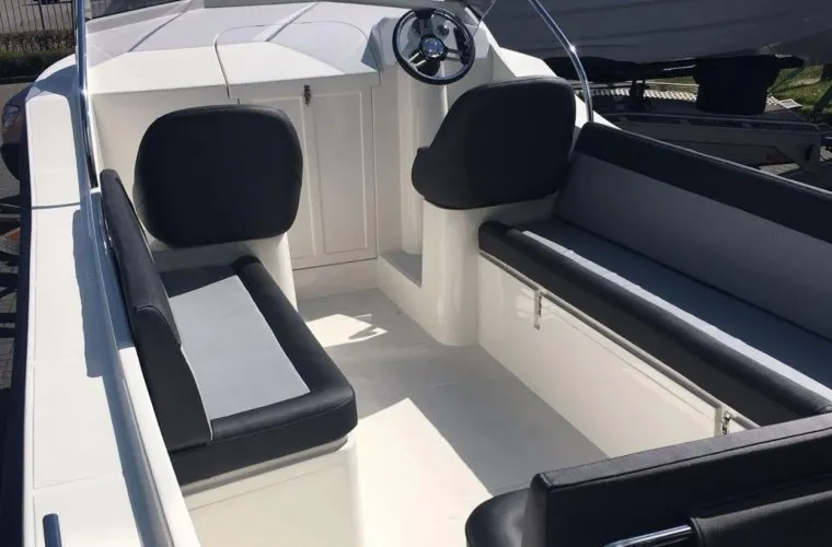 Oud Huijzer 630 Cabine – veelzijdige tender vanaf 6,3m - Foto 3
