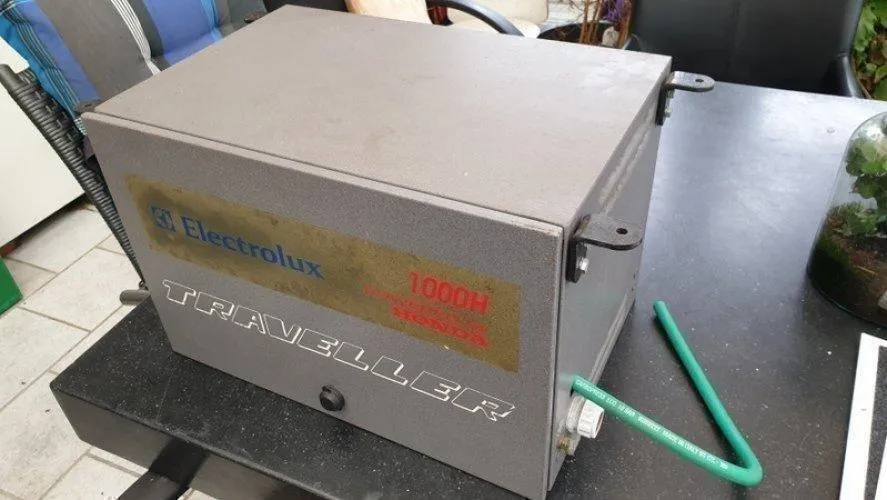 Electrolux 1000H inbouw benzine generator voor caravan of boot - Foto 1