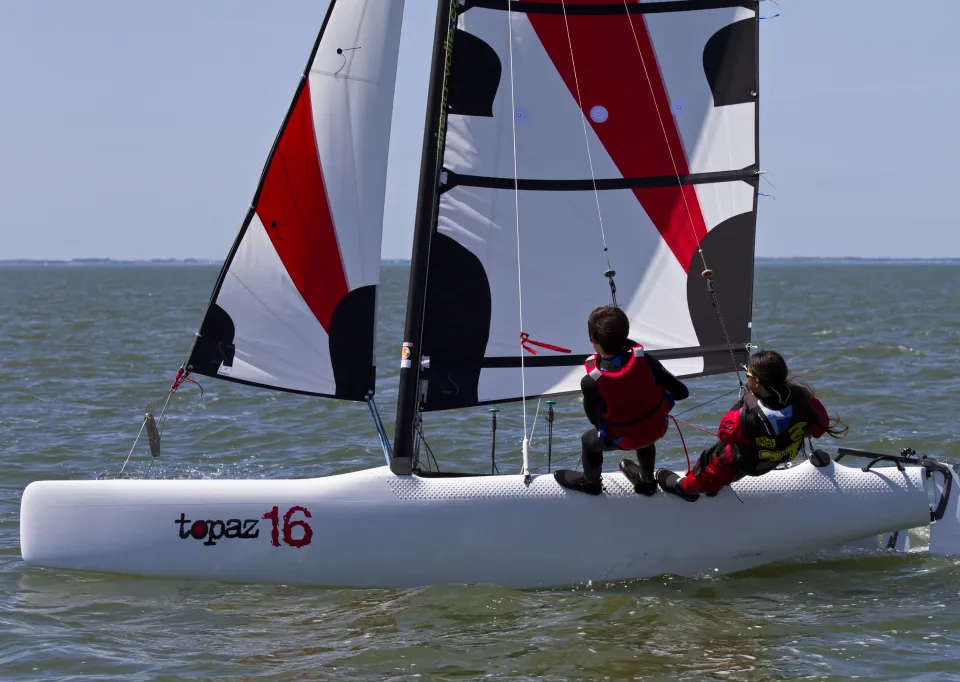 Topper Cat16 2024 – Skeg-romp zonder zwaarden - Foto 1