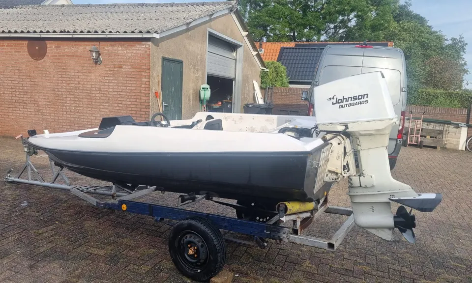 Johnsen Speedboot 4m – compacte sportboot met 70pk - Foto 3
