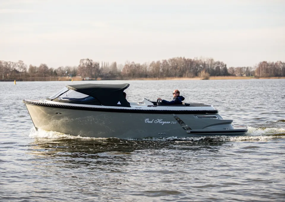 Oud Huijzer 740 Tender – Polyester sloep met showroom-advies - Foto 1