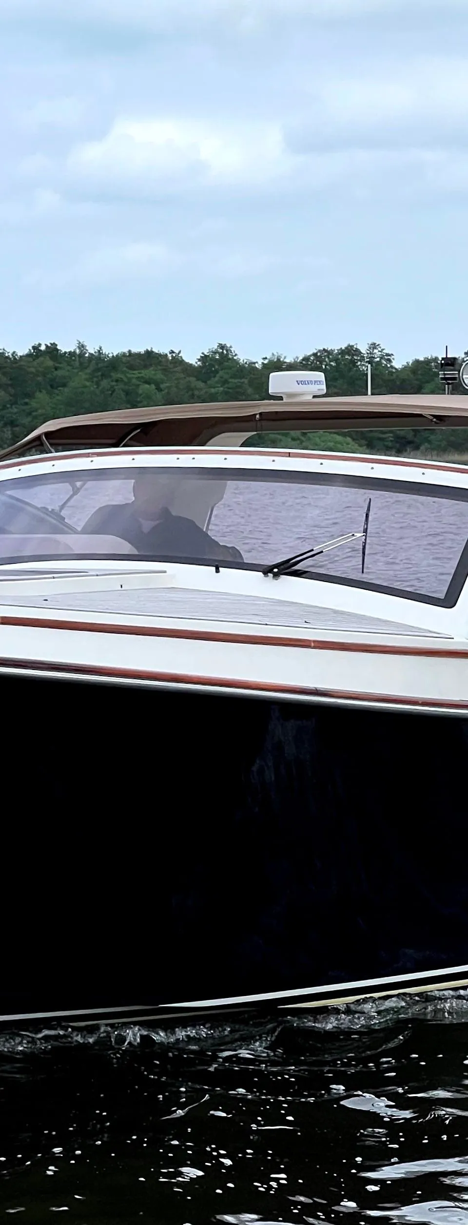 Long Island 40 Runabout 2012 – 12m luxe dagboot met IPS - Foto 2