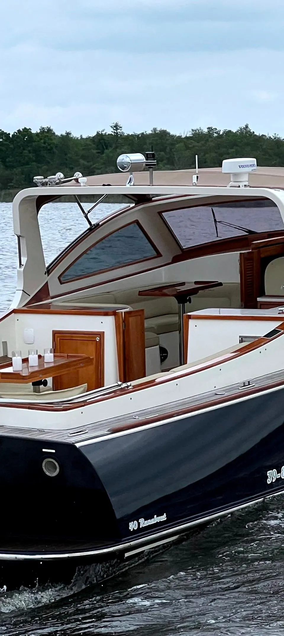 Long Island 40 Runabout 2012 – 12m luxe dagboot met IPS - Foto 3