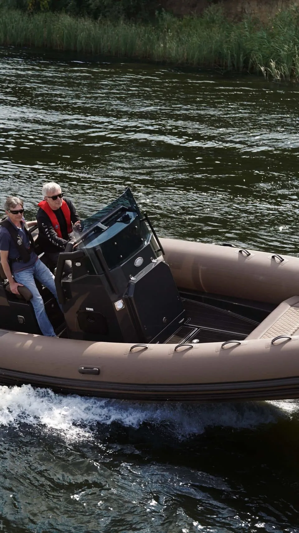 BRIG Navigator 2025 – V-bodem sloep van 7,98 meter - Foto 1
